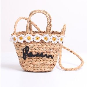Fleur Straw Bag with Crochet Daisy